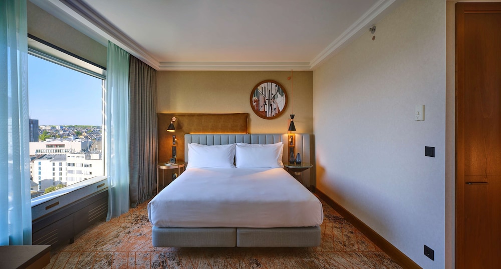 Hilton Frankfurt City Centre 16/88
