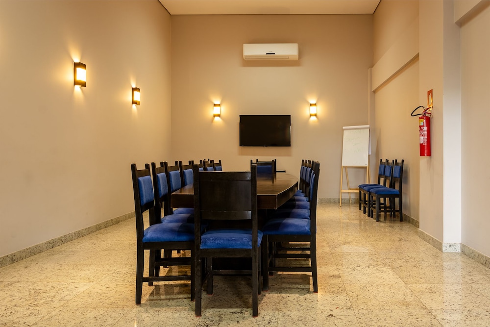 Lindoya Hotel 27/50