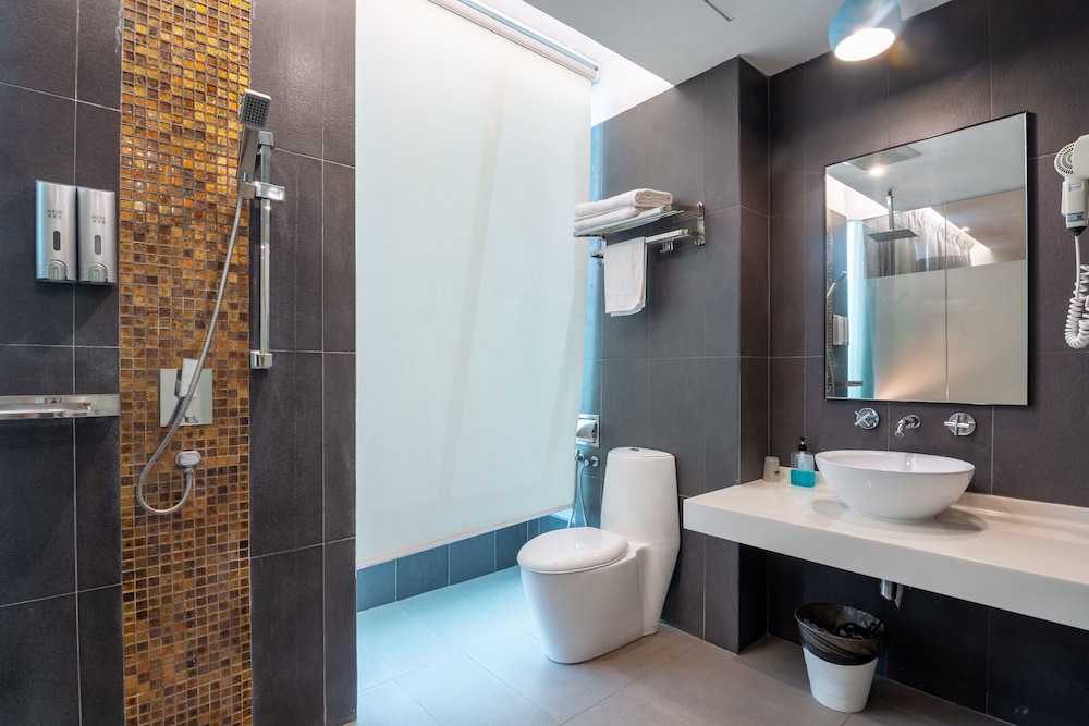 Executive, Studio, Suite, King Bed, Apple Hotel Times Square 6/6