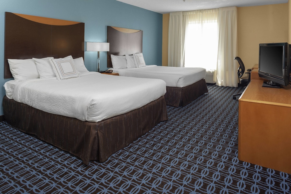 Fairfield Inn & Suites Seymour 11/40