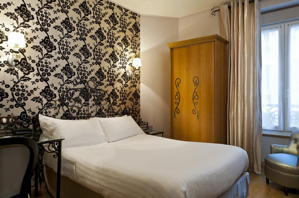 Aurore Hotel 8/32