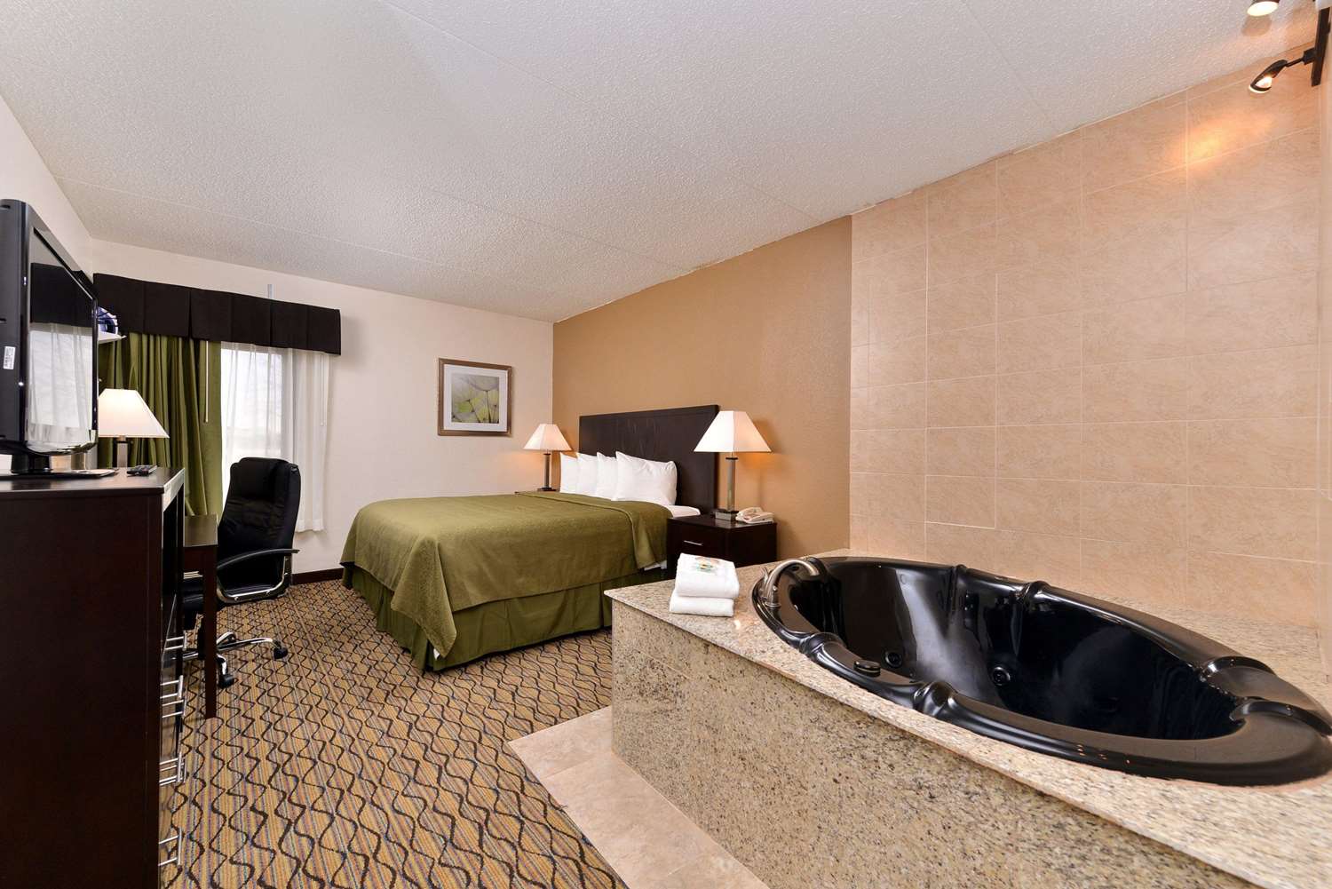 Quality Inn & Suites Matteson near I-57 14/30
