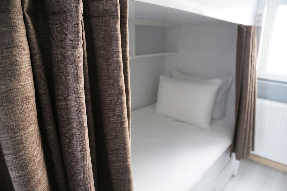 Babu Hotel 38/65