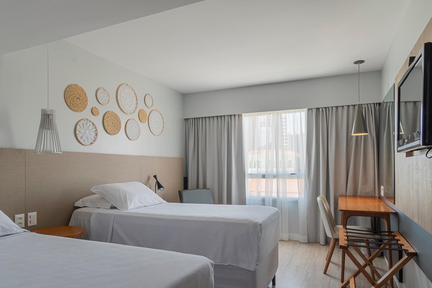 Superior, Twin Beds, Lateral Side Sea View