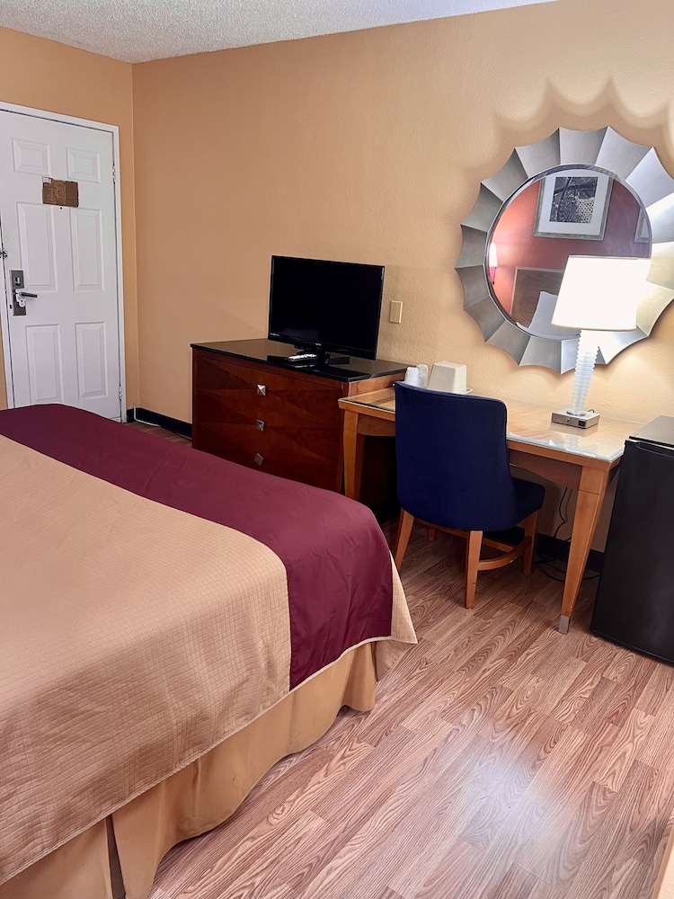 Executive Inn Schenectady 16/25
