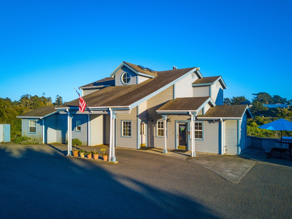 The Beach House Inn 1/28