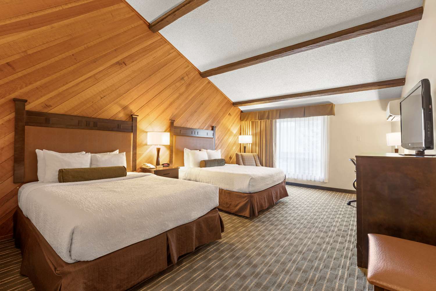 Best Western Plus Tree House 8/43