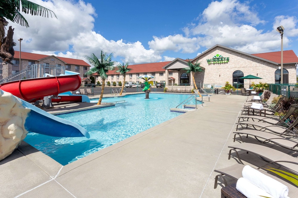 Wingate by Wyndham Wisconsin Dells Waterpark 5/56