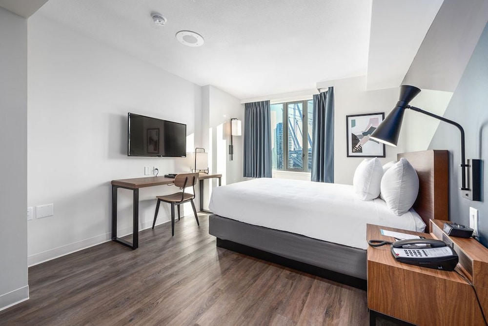 SUPERIOR, QUEEN BED, PRIVATE BATHROOM