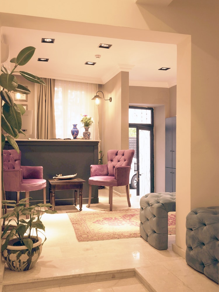 The Laila Hotel 43/54