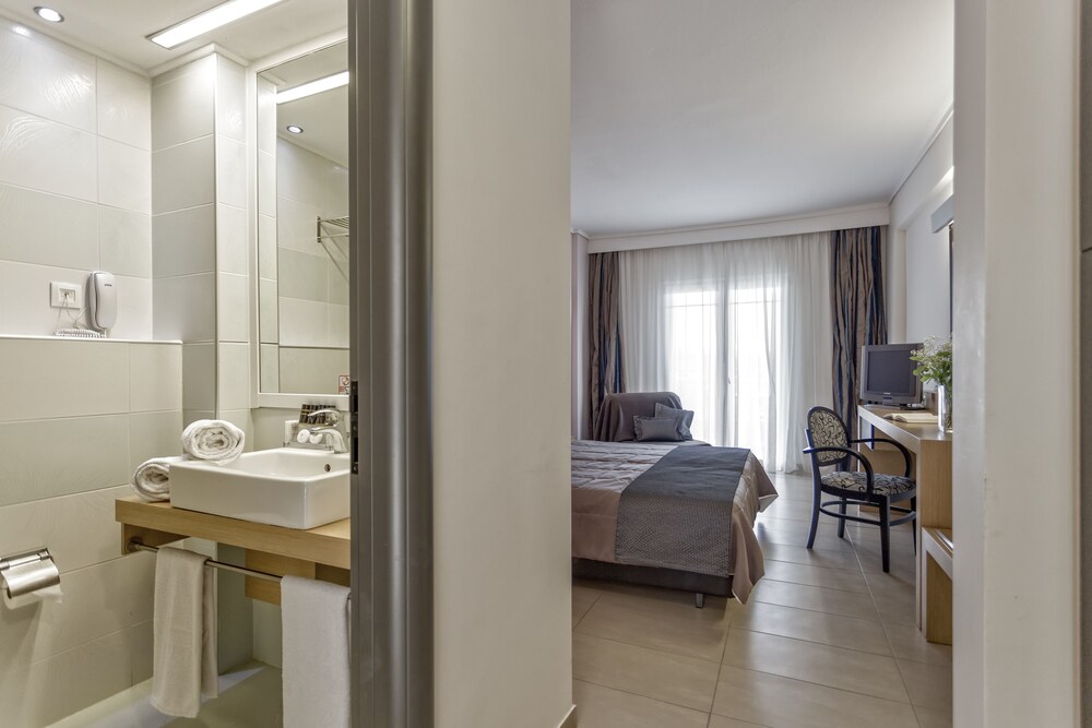 Lagomandra Hotel & Spa 32/35