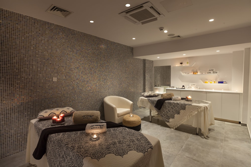 Blue Ivy Hotel And Suites 23/46