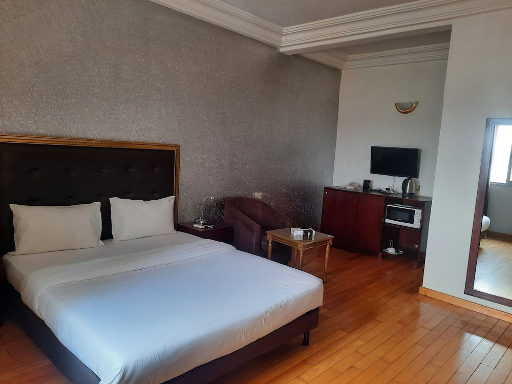 Ngaliema Resort Club 17/42