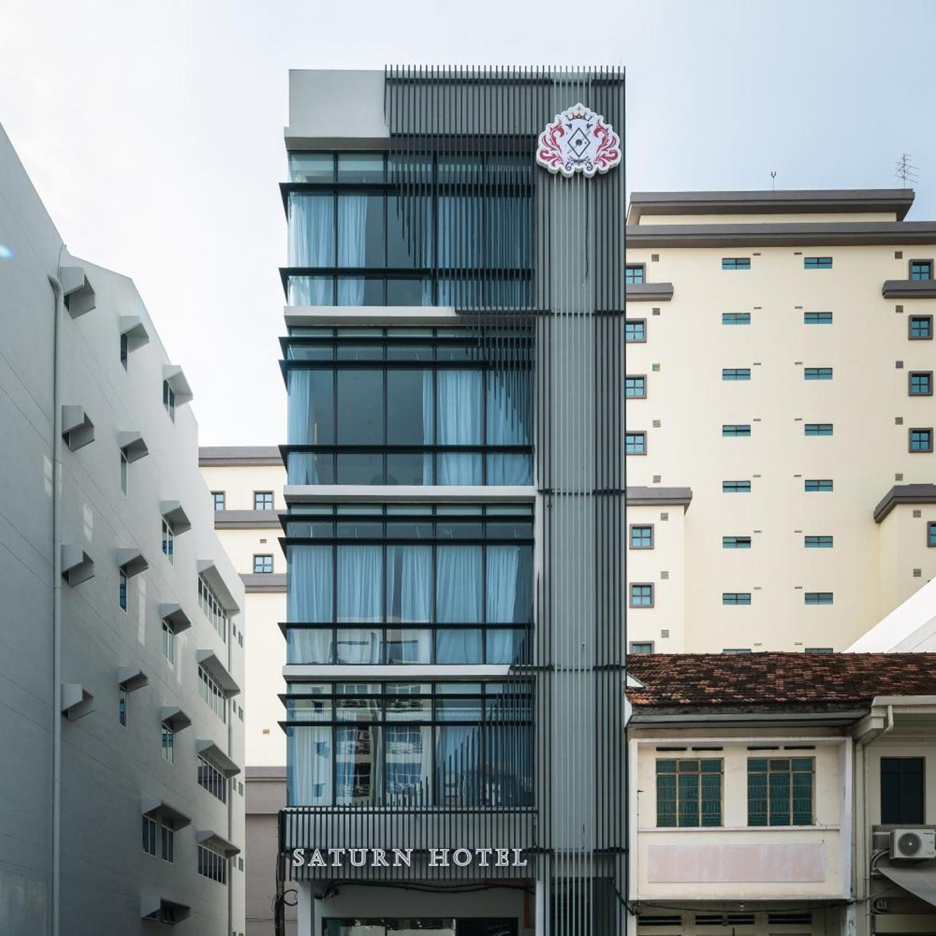 Saturn Hotel 1/39