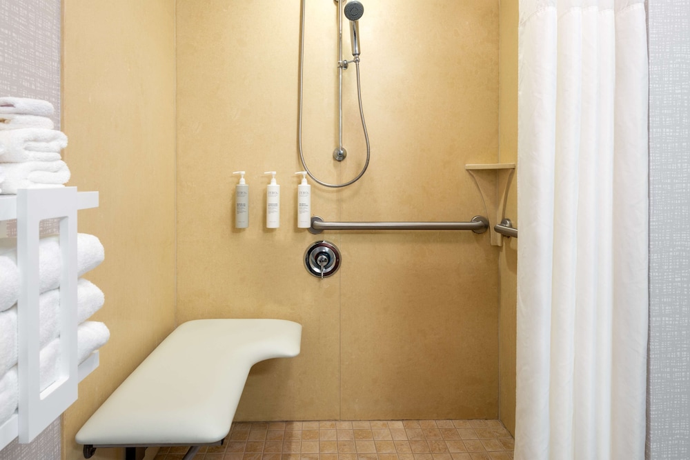 Hampton Inn And Suites Hartford/Farmington 22/76