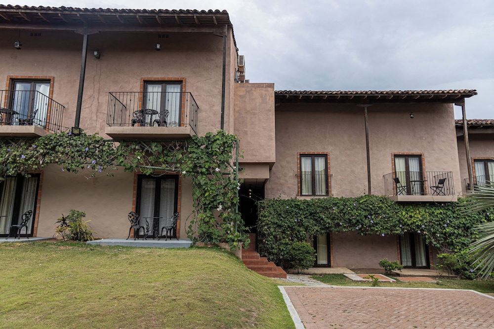 Cubita Hotel Boutique Resort & Spa 23/25