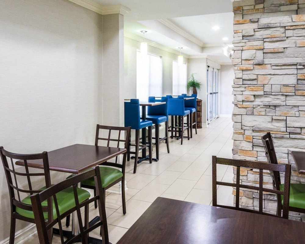 Quality Inn & Suites West Monroe 34/46
