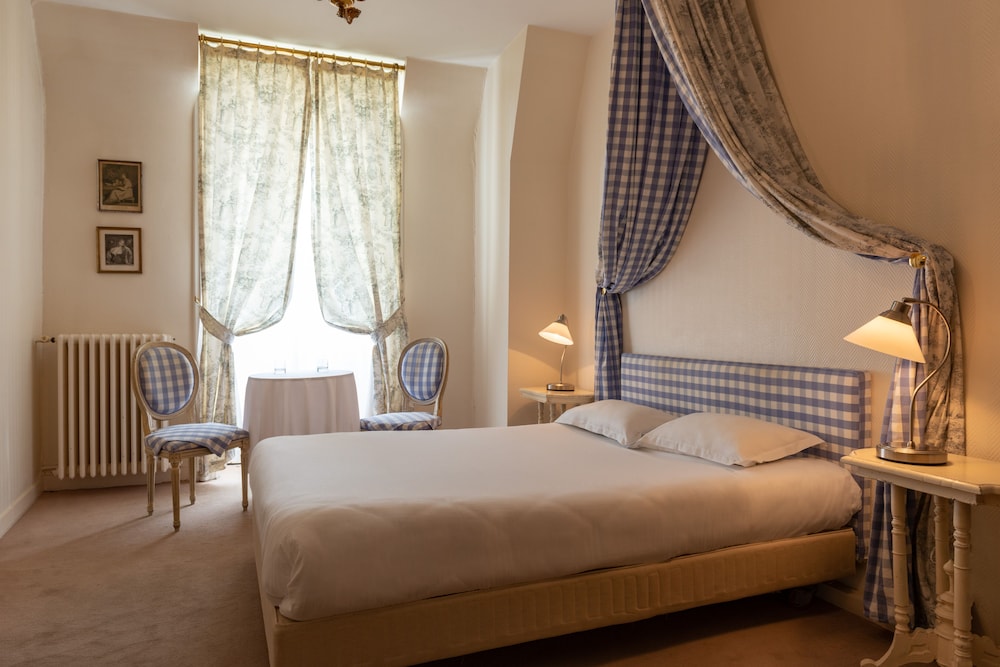Chateau de Perigny, The Originals Relais 8/36
