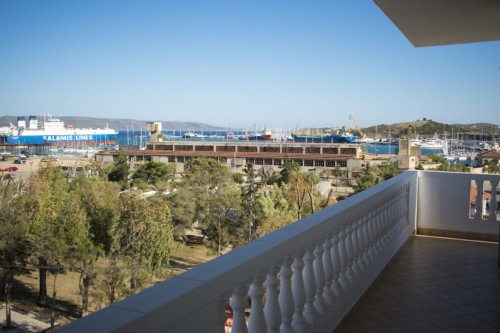 Nikolakakis Rooms Lavrio 59/65