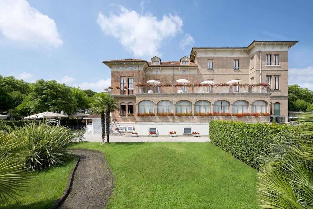 Hotel Stefania 29/36