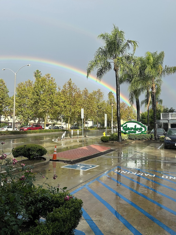 Garden Inn San Gabriel 54/57