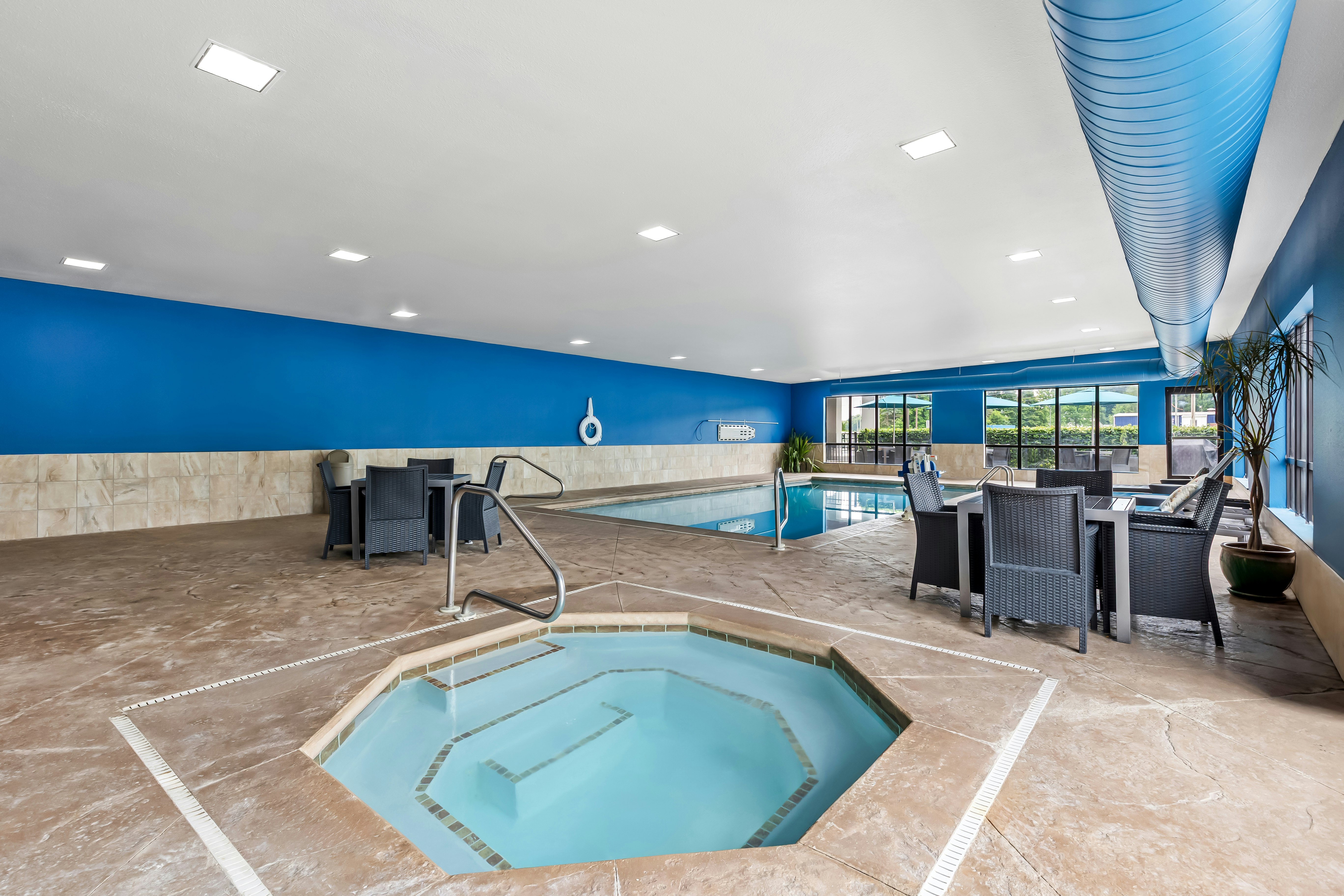 Hampton Inn & Suites Grove City 13/39