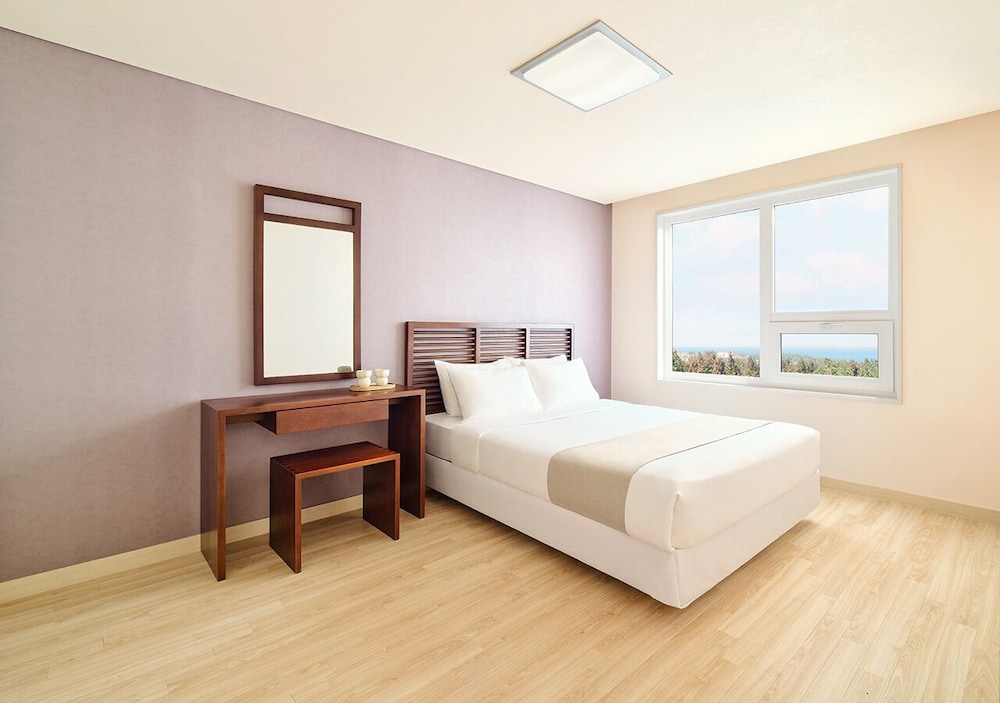 2 ROOMS, DELUXE