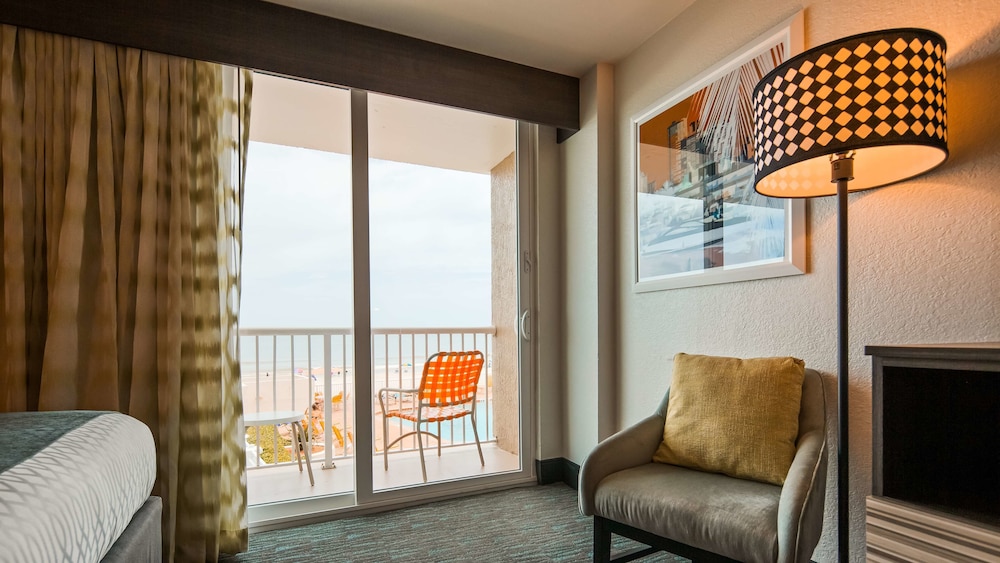 Best Western Plus Daytona Inn Seabreeze Oceanfront 33/47