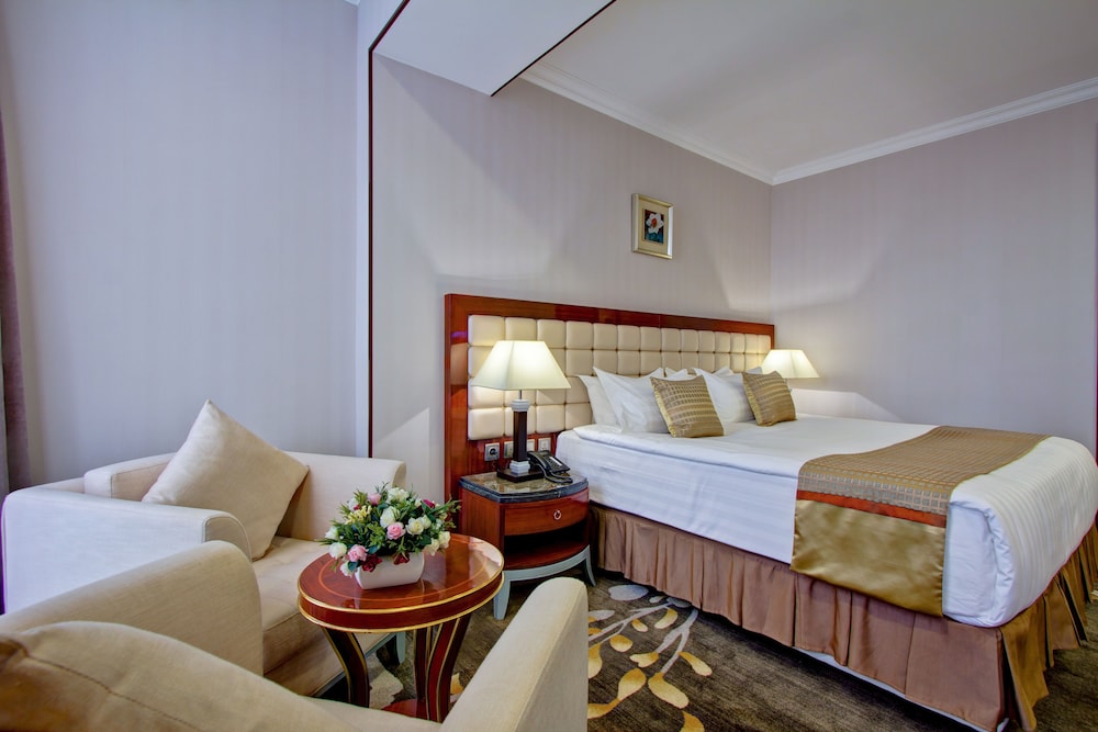ROOM, SINGLE, CITY VIEW