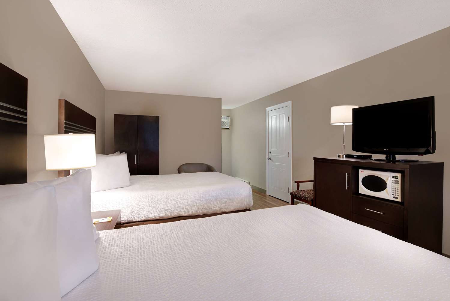 Days Inn By Wyndham Vernon 6/31