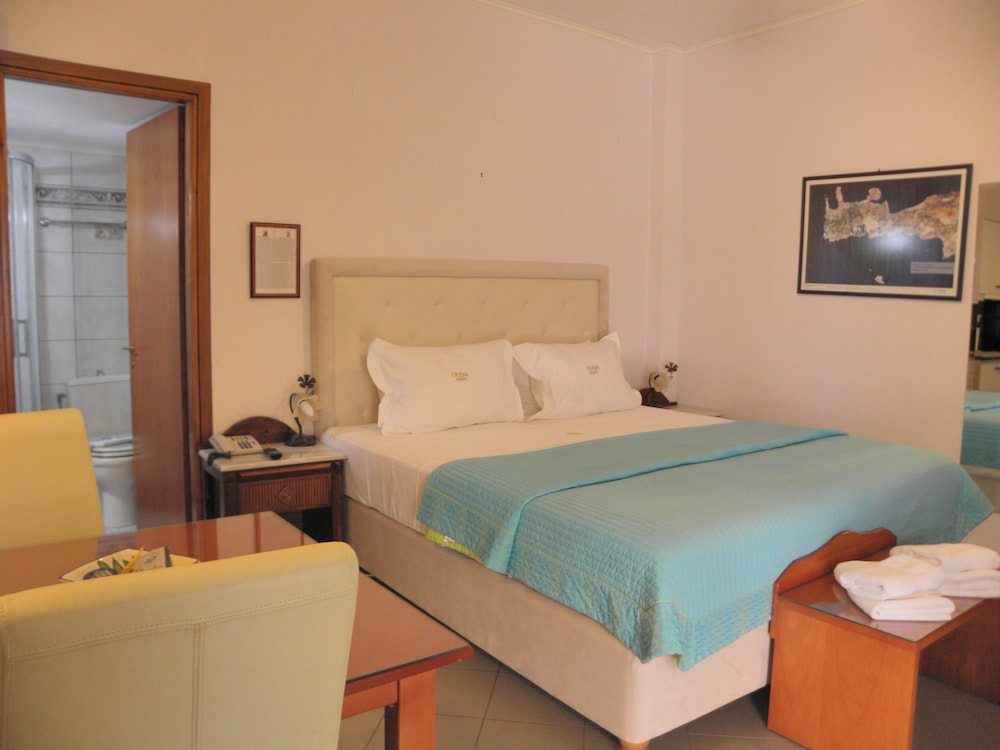 Irida Resort Suites 15/78