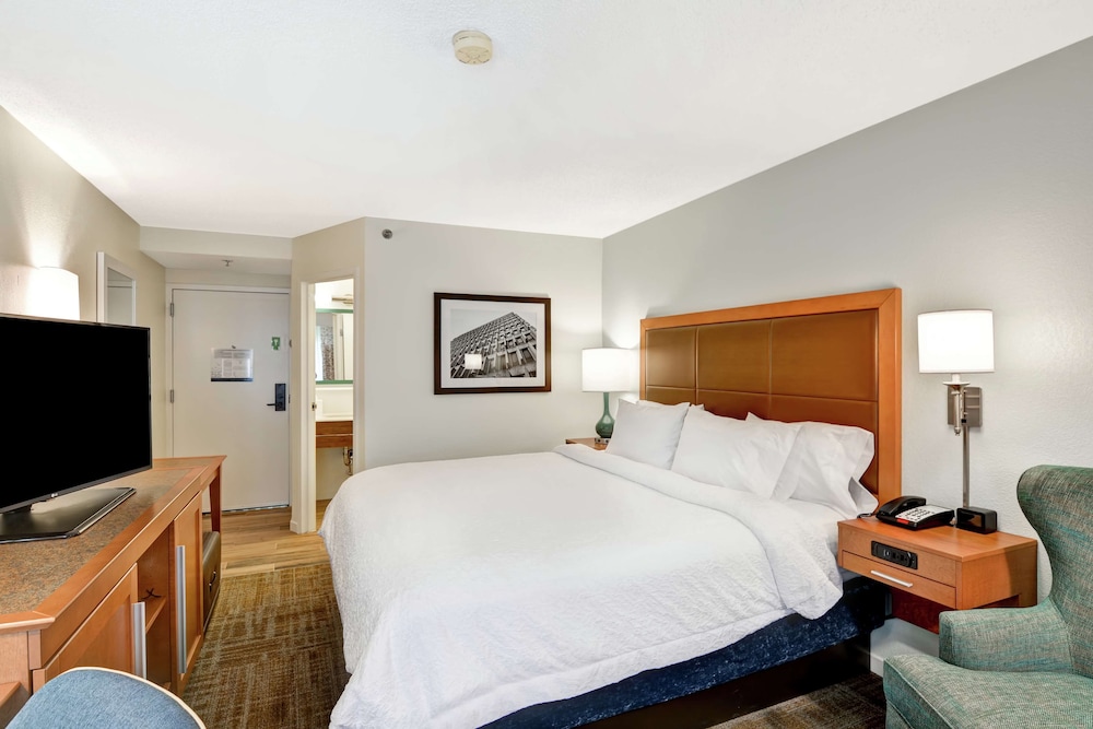 Hampton Inn Columbia-I-26 Airport 17/51