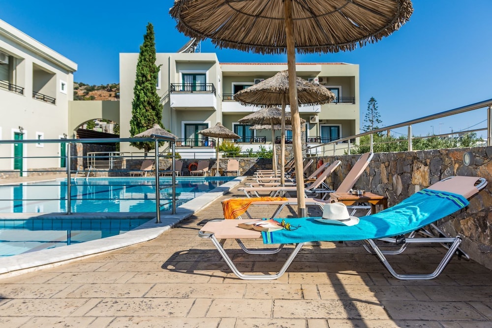 Dias Hotel and Apartments 35/50