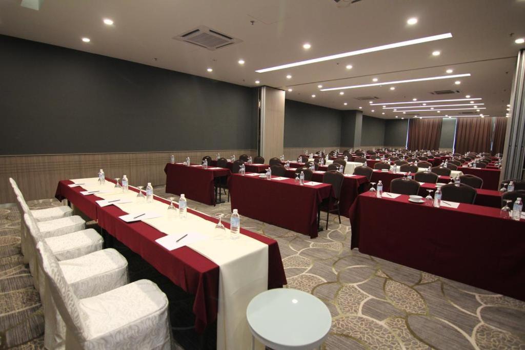Nexus Business Suite Hotel 38/50