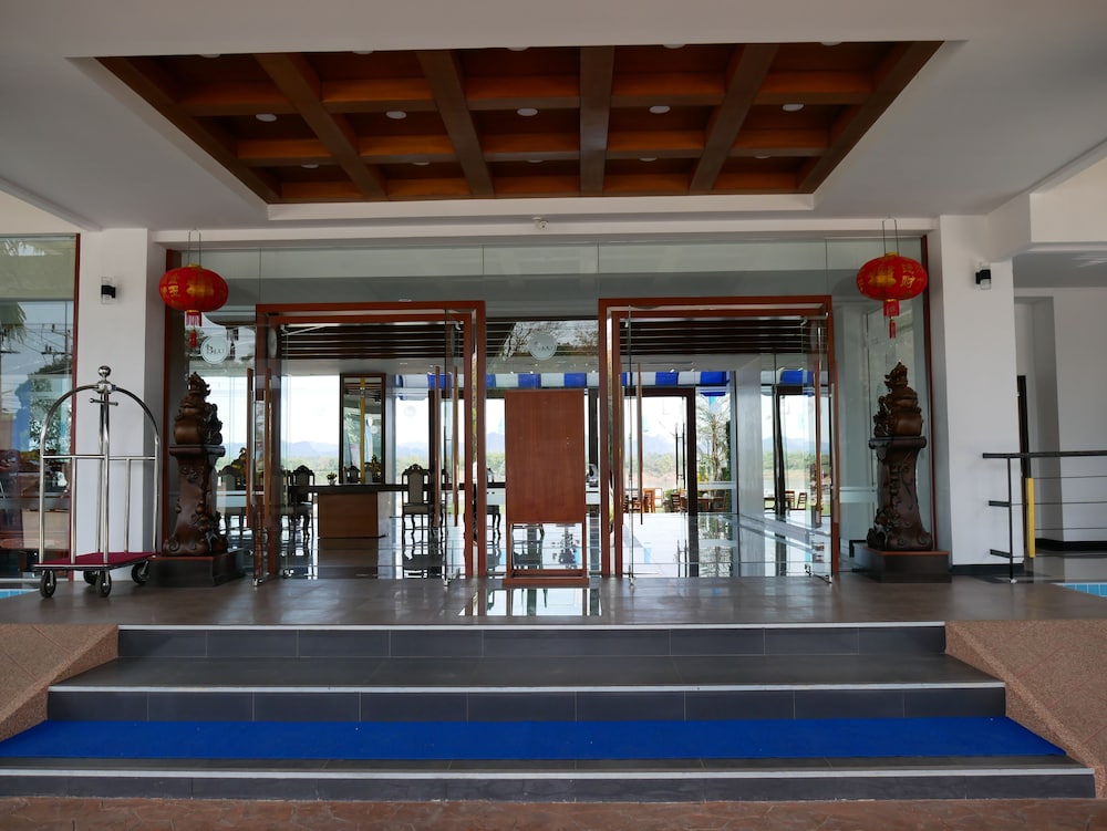 Blu Hotel Nakhon Phanom 22/35