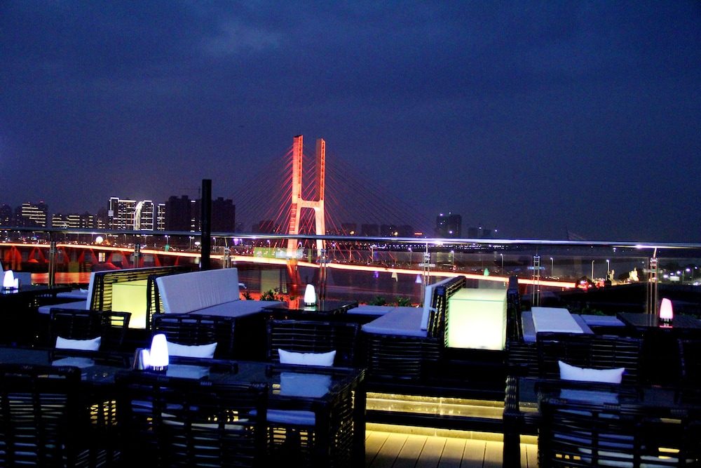 Swiss International Hotel Nanchang 48/50