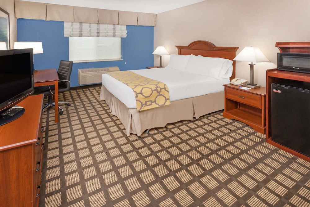 Galesburg Inn and Suites 22/42