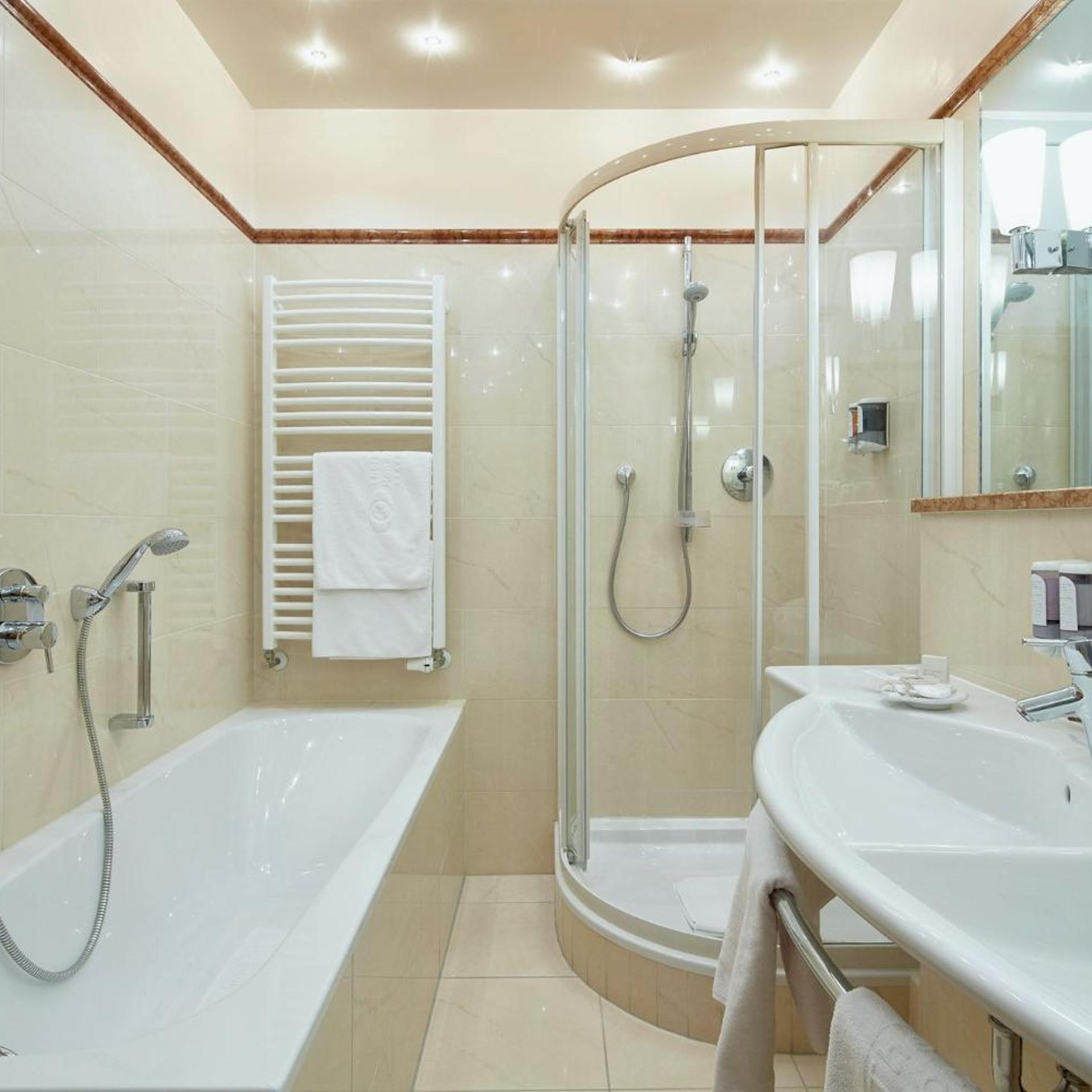 جناح جونيور بشرفة، Thermenhotel Ronacher Superior 6/10