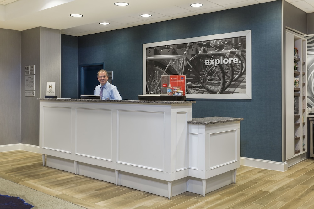 Hampton Inn & Suites Newport-Cincinnati 7/44