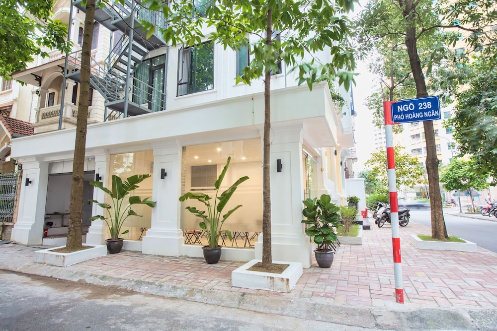 Dinh Ami Hanoi Hotel 4/63