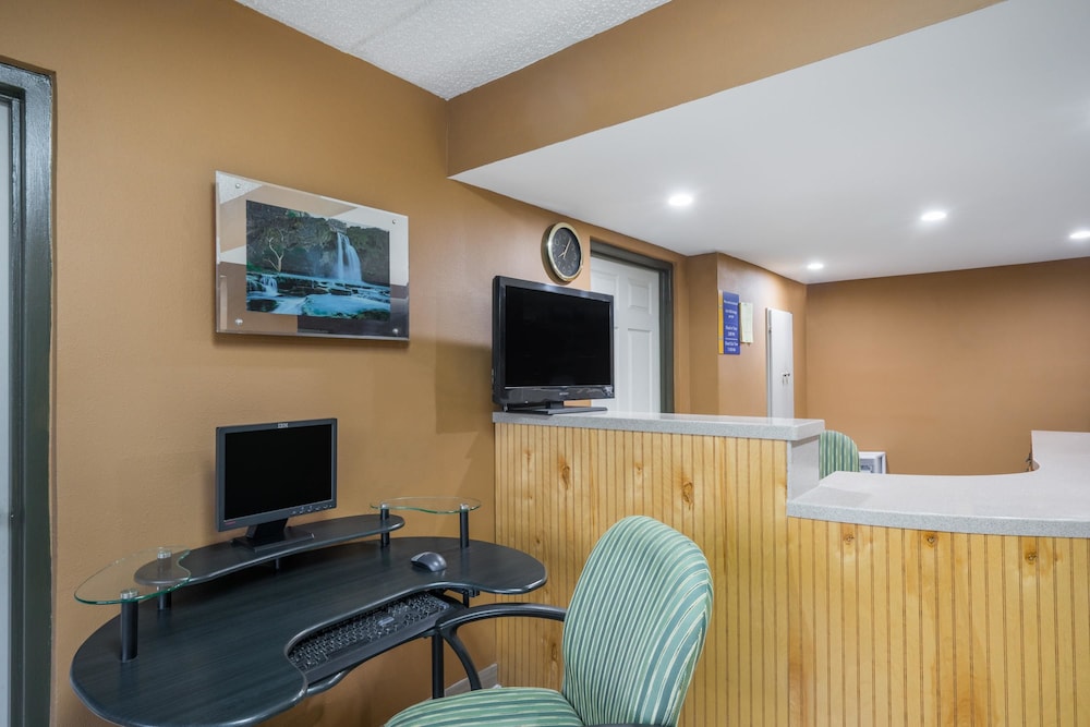 Days Inn By Wyndham Hurricane Mills 21/23