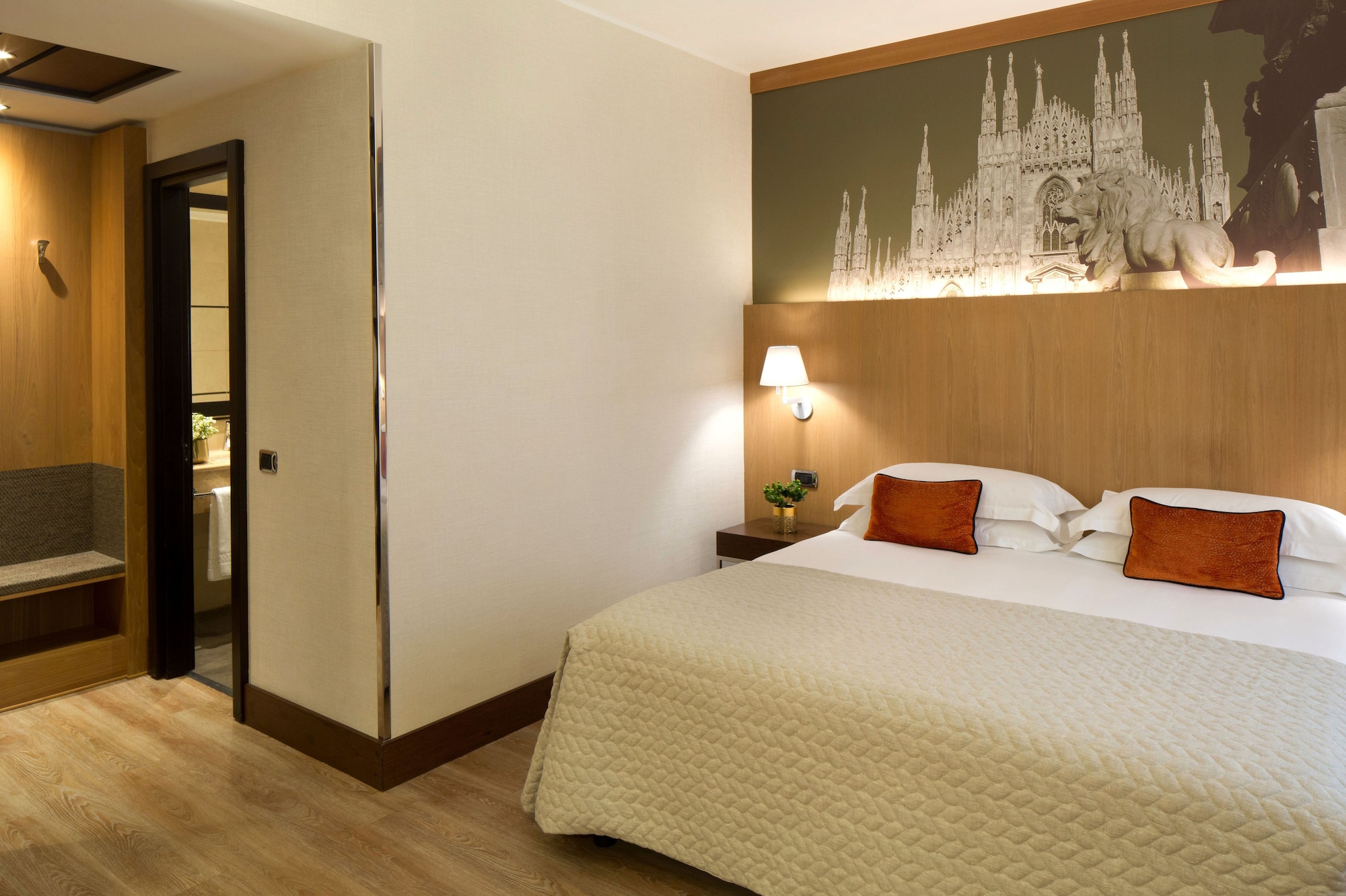 DELUXE, DOUBLE OR TWIN BED