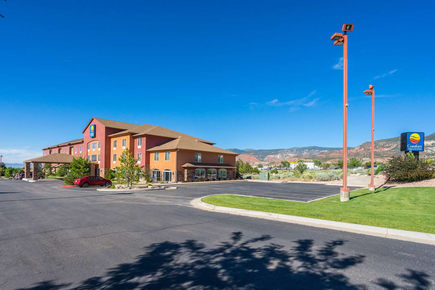 Comfort Inn & Suites Cedar City South, UT 35/36