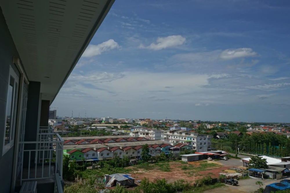 Tai-Shan Suites 33/51