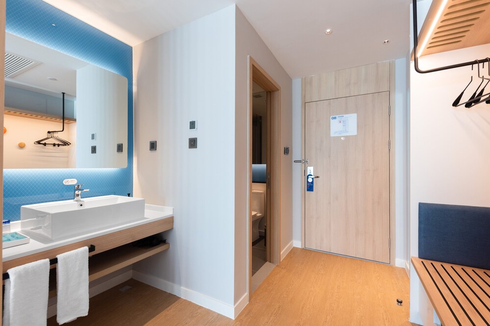 Holiday Inn Express Nanchang Riverside 29/77