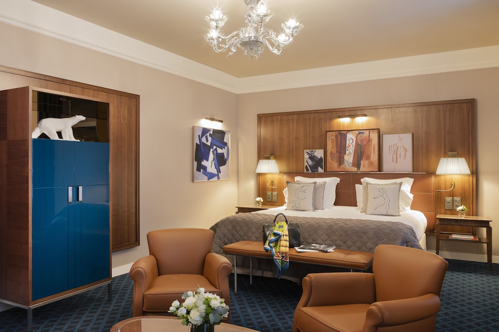 HOTEL BARRIERE LE WESTMINSTER 45/63