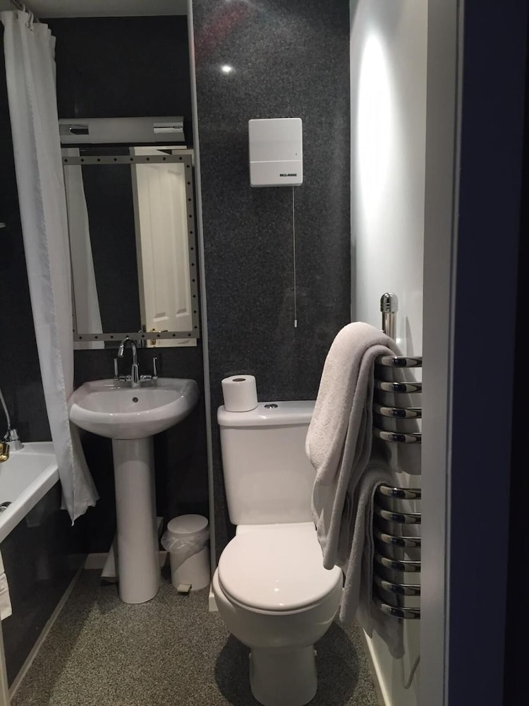 Lerwick Hotel 45/52