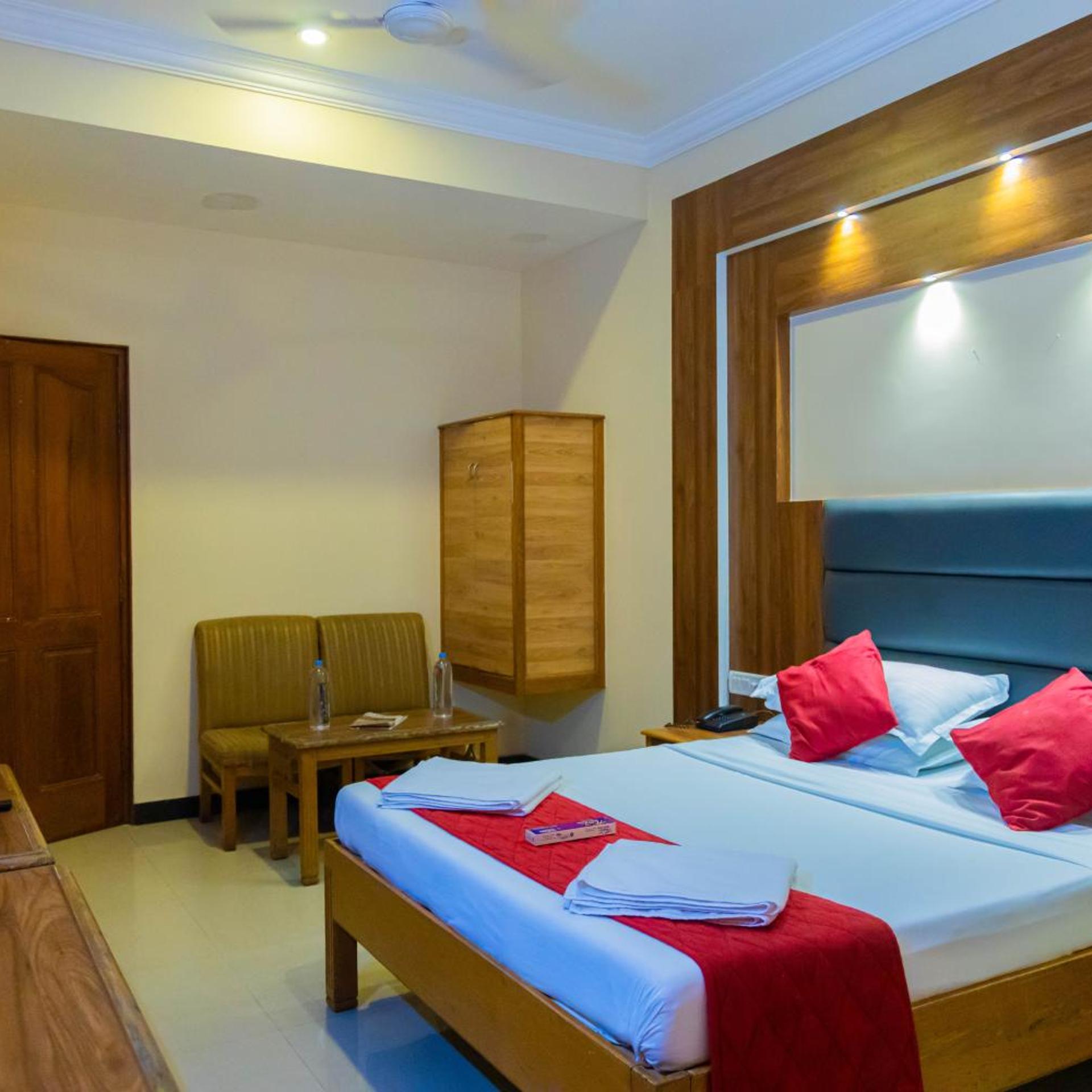 Hotel Chitra Park 8/17