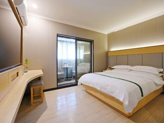 ROOM, QUEEN BED