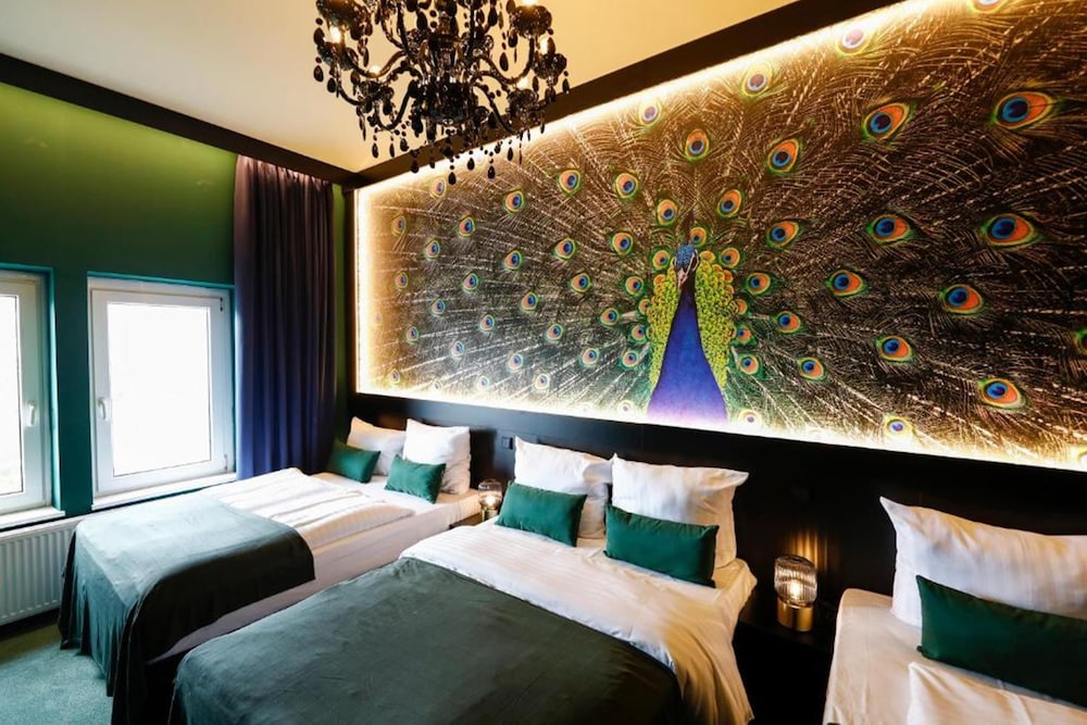 CASINO, 6 BEDS